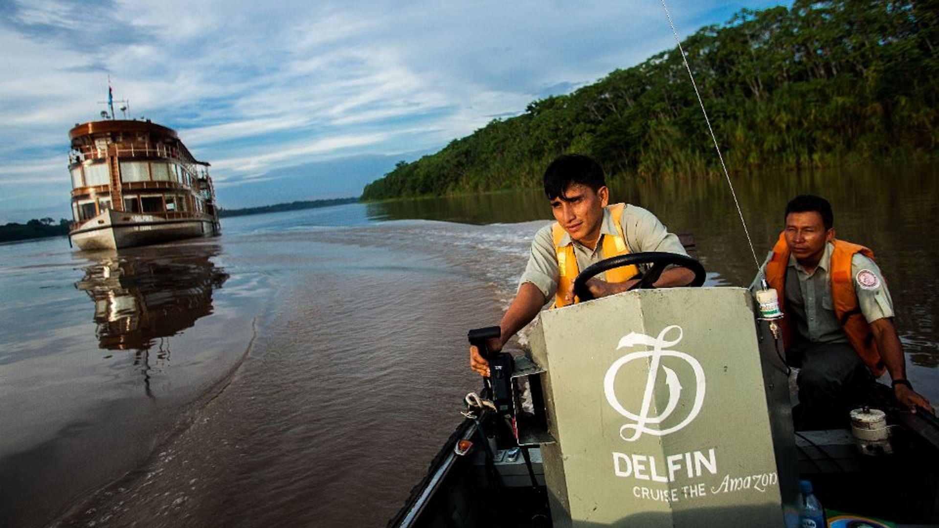 Crucero por el Amazonas Delfin 1