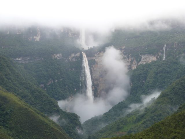 tour-chachapoyas-waterfall-gocta-peru
