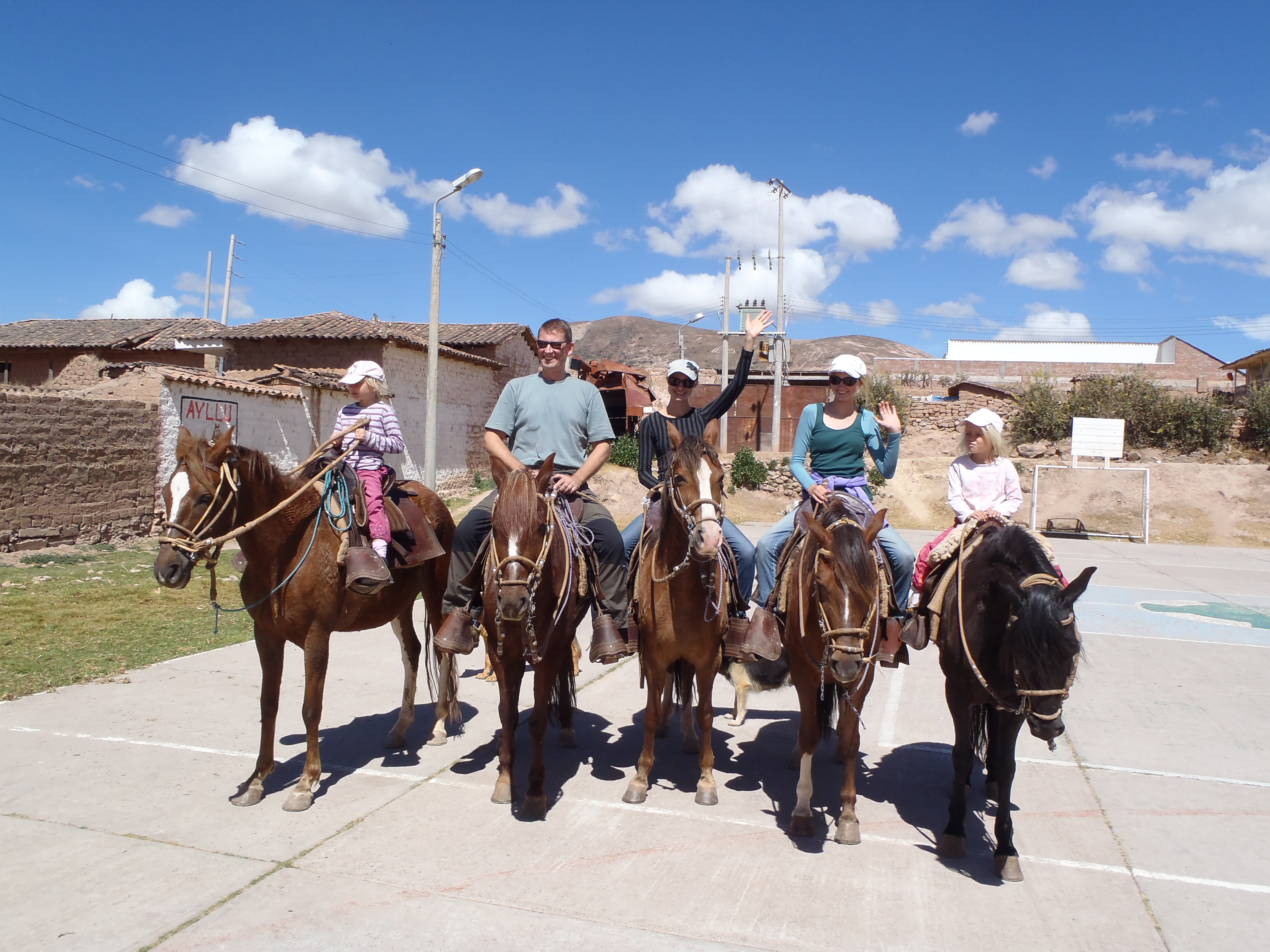 tour-peru-colombia-horseback