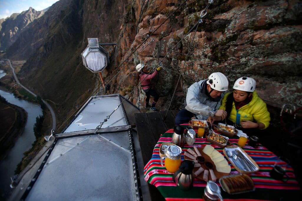 tour-sky-lodge-breakfast-cusco-peru